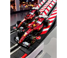 Carrera 64282 GO Ferrari SF-25 L. Hamilton No.44 / Auto pre autodráhu / 1:43