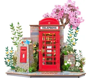Robotime Miniatúra Telefónna búdka s knihami a kvetmi / Zarážka na knihy / 3D skladačka / drevo / 116 dielikov