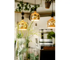 SEGULA LED Floating Globe 200 Smokey sivá / E27 / 6 W (24 W) / 240 lm / 1900 K / stmievateľné