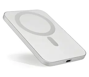 Epico UltraPack EM31 strieborná / Bezdrôtová powerbanka / 3000 mAh / Slim / MagSafe / USB-C / 10W