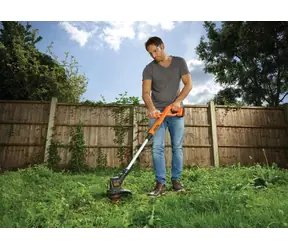 Black&Decker ST182320 / Aku strunová kosačka / 18V / 2.0Ah / šírka záberu 25 cm / struna 1,6 mm