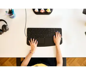 Contour Touch čierna / Touchpad / Ergonomický / USB / 4 tlačidlá