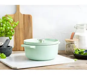 KITCHENAID Liatinový kastról s pokrievkou svetlo zelená 22 cm / 3,3 l / liatina / do 260 °C