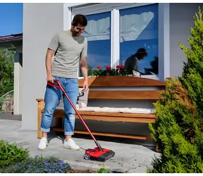 Einhell TE-FS 18 Li Solo červená/čierna / Aku tyčová metla / 18V / Šírka záberu 250 mm / 0,4 l / Bez aku