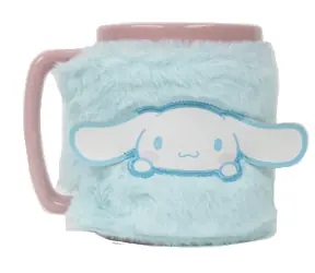 PYRAMID Hrnček Cinnamoroll / s plyšovým návlekom / Keramický / Licenčný design