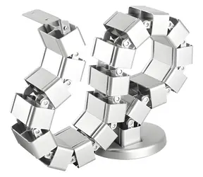 StarTech Vertikálny káblový organizér 129 cm / Káblový organizér / flexibilný / nastaviteľný / strieborná