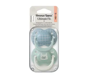 Tommee Tippee Cumlík Ultimate Fit Boy 0-6 m / Silikónový / Ortodontický tvar / 2 ks