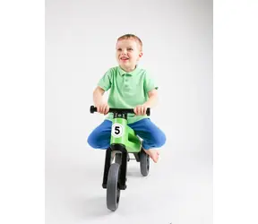 FUNNY WHEELS Odrážadlo Rider Sport zelené / 2v1 / výška sedla 28/31 cm / nosnosť 25 kg / 18m +