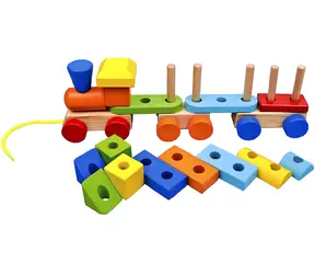 Bino Ťahací vláčik Baby s navliekacími kockami / 2 vagóniky / Drevo / od 18 mesiacov