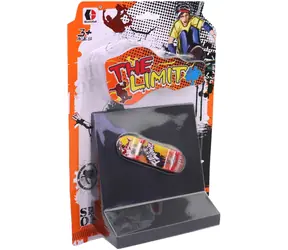 Prstový skateboard s rampou / Hračka na prsty / plast / 8,5 cm / od 9 rokov