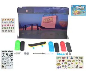 MGA Fingerboard kreatívna sada s dekoráciami / od 8 rokov / 9,5 cm