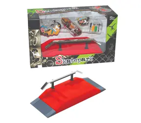SPARKYS Fingerboard skatepark s kovovým zábradlím / Sada / od 9 rokov