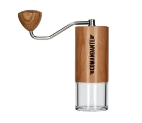 Comandante C40 MK4 Nitro Blade - čerešňa