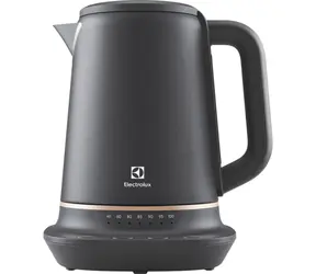 Electrolux E7K1-6BP čierna / Rýchlovarná kanvica / 2400 W / 1.7 L / nerez 