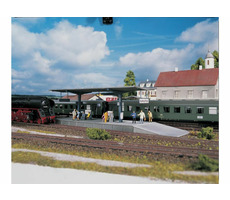 Piko 61821 Nástupište Burgstein / 263x77x67 mm / od 14 rokov