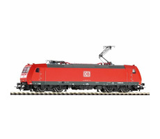 Piko 57939 Elektrická lokomotíva BR 185.2 Traxx 2 s 2 pantografmi DB AG VI/H0 (1:87)/217mm/Rádius:358mm