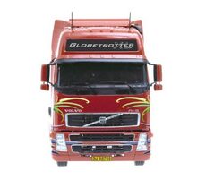Italeri 3821 Volvo FH 16 Globetrotter XL / Plastikový model / 1:24 / obtiažnosť: 4
