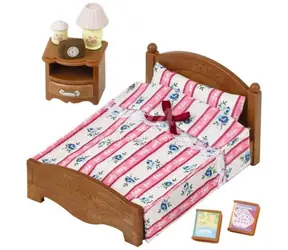 Sylvanian Families Nábytok - dvojlôžko s nočným stolíkom / od 3 rokov