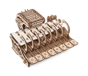 Ugears 3D drevené mechanické puzzle Programovateľná celesta / od 14 rokov / 573 dielikov / Obtiažnosť: stredná