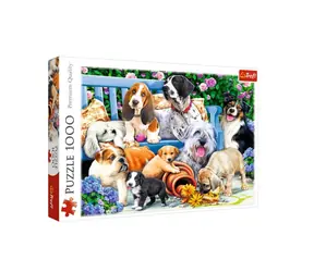 Trefl - Puzzle - Psy v záhrade / 1000 dielikov / 68.3 x 48 cm / vek 12+