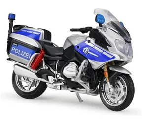 Maisto Policajný motocykel - BMW R 1200 RT (IT) / mierka 1:18 / od 3 rokov
