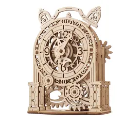 Ugears 3D drevené mechanické puzzle Dekoračný budík / od 8 rokov / 43 dielikov / Obtiažnosť: nízka 