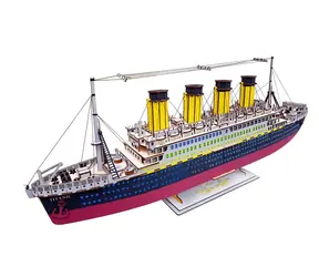 Woodcraft Drevené 3D puzzle Titanic / 371 dielikov / od 8 rokov / Obtiažnosť: ťažká 
