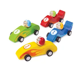 Bigjigs Toys Farebné drevené závodné auto 1 ks / od 18 mesiacov