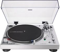 AUDIO-TECHNICA AT-LP120XUSB strieborná / gramofón / 33 RPM &amp; 45 RPM &amp; 78 RPM / priamy pohon