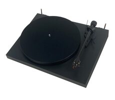 Pro-Ject Debut E Carbon + Ortofón 2M-Red satin black / Gramofón / remienkový