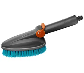 Gardena 18846-20 Cleansystem ručná kefa M tvrdý / s prípojkou na hadicu