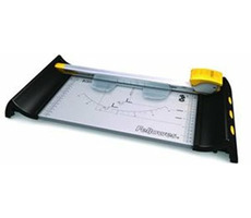 Fellowes Koliesková rezačka Proton A4 / 320mm / až 8 listov 80g papiera