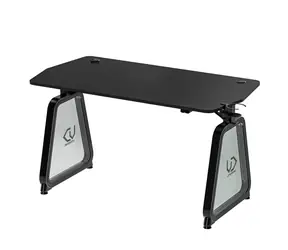 Ultradesk Booster čierna / Herný stôl / 136 x 70 x 75 cm / LED osvetlenie