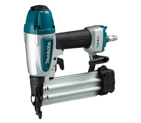 Makita AF506 / Pneu Sponkovačka / Tlak 4.9 - 8.3 bar / Dĺžka klinca 15 - 50 mm / Typ: kolársky klinec / Zásobník 100 ks