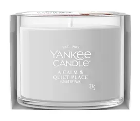 Yankee Candle A Calm &amp; Quiet Place votívna sviečka plnená v skle 37g / doba horenia: až 10h