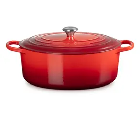 Le Creuset Signature Oválny hrniec s pokrievkou 35 cm červená
