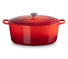 Le Creuset Signature Oválny hrniec s pokrievkou 40 cm červená