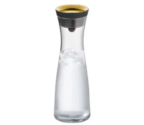 WMF Basic karafa na vodu 1l zlatá / uzáver / integrované sitko / 1l / 29 x 10 cm
