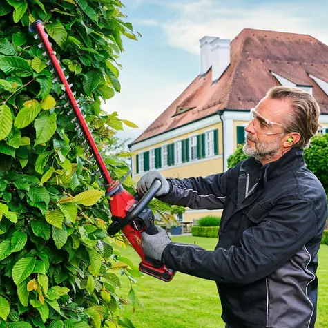 Einhell GP-CH 18/50 Li BL-Solo / Aku nožnice na živý plot / 18 V / dĺžka čepele 56 cm / bez aku