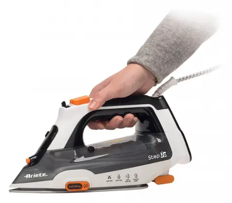 Ariete Step UP šedá/čierna / Naparovacia žehlička / 2400 W / suché aj parné žehlenie