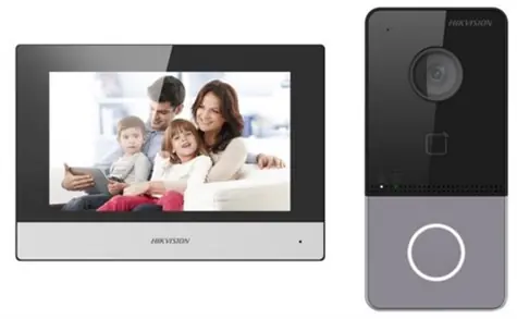 HIKVISION DS-KIS603-P(C) / IP videotelefón / bytový monitor + dverové stanice / PoE