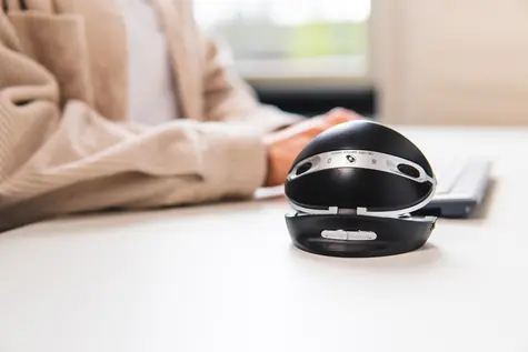 BakkerElkhuizen Oyster Mouse čierna, strieborná / Ergonomická myš / RF Wireless / vertikálna / 5 tlačidiel