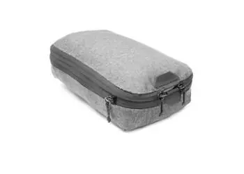 Peak Design Packing Cube Small v2 Charcoal / Organizér do batožiny / veľkosť S / 21 x 18,5 x 3 cm
