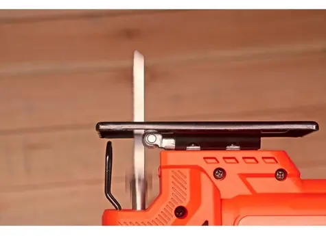 Black&Decker BES603-QS / Priamočiara kyvadlová píla / 400W / Zdvih 18 mm / Variabilná rýchlosť