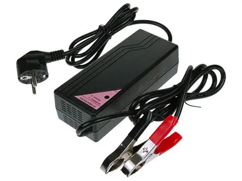 AVACOM Nabíjačka WILSTAR 12V 4A pre olovené AGM &amp; GEL akumulátory (15 - 50Ah)