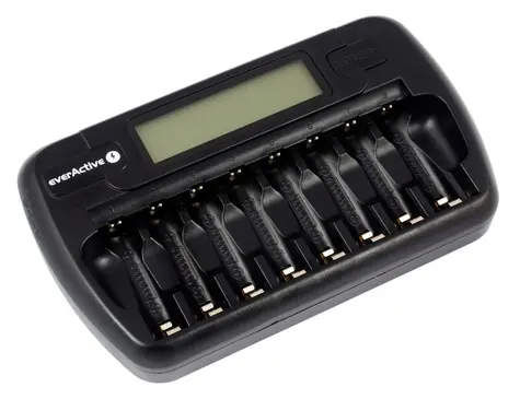 EverActive NC-800 / Nabíjačka batérií / až 8 batériu AAA alebo AA / LCD
