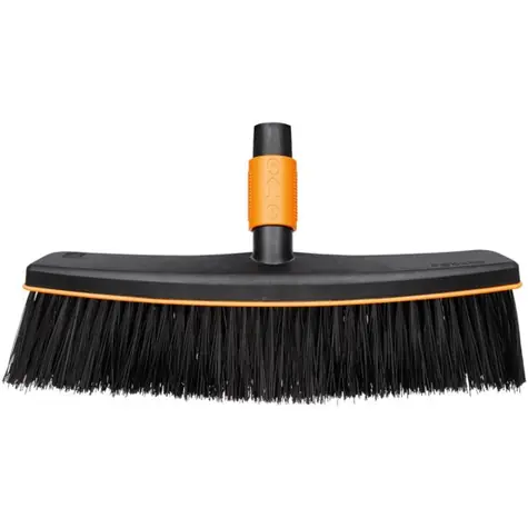 Fiskars QuikFit metla na terasy / bez násady