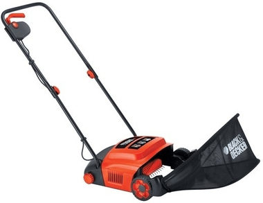 Black&amp;Decker GD300 / Prevzdušňovač trávnika / 600W / 3000 ot-min / Záber 30 cm / Kôš 30 L