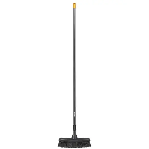 Fiskars M Solid metla univerzálna