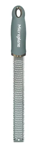 Microplane Premium Classic eukalyptovo-zelená / jemné strúhadlo / 32.5 cm / nerezová oceľ
